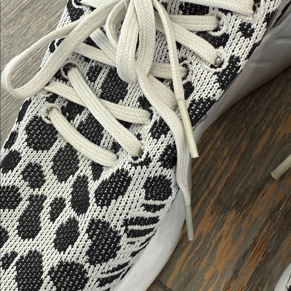 Adidas Women’s Leopard Print Sneakers - Black and White, Size 8, Good Condition - Picture 6 of 10